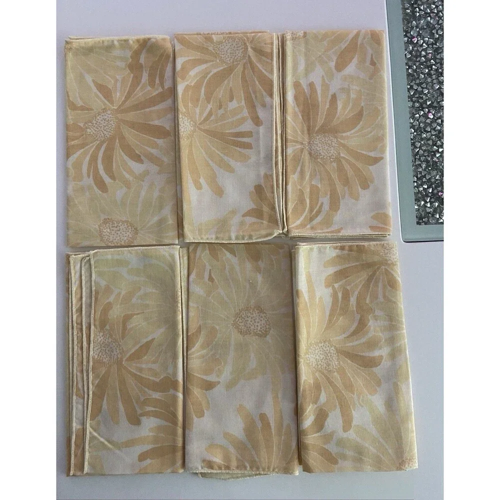 Vintage Floral Cloth Dinner Napkins Yellow Cream Daisy Print Set Retro Kitchen
